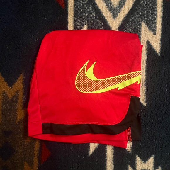 Nike Athletic Shorts (Youth L) - Picture 5 of 5